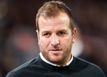 Rafael van der Vaart schaart zich achter Wilders: “Blijf van de gehaktbal af”