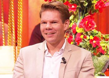 Victor Vlam reageert op kritiek van Johan Derksen: ‘Ik blijf staan voor wat ik zeg’