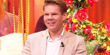 Victor Vlam reageert op kritiek van Johan Derksen: ‘Ik blijf staan voor wat ik zeg’