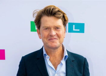 Beau fileert NPO top: “Organogram!” en een snoeiharde bezuinigingstip