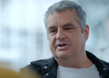 Frank Lammers ligt onder vuur in Telegraaf: ‘Ik word gek van die man!’