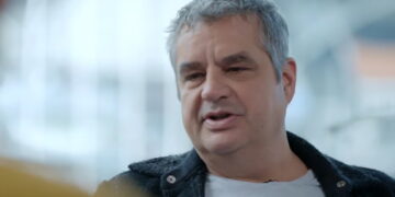 Frank Lammers ligt onder vuur in Telegraaf: ‘Ik word gek van die man!’