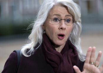 Mona Keijzer en Youp van ’t Hek hebben felle botsing op televisie