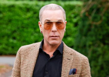 Rogier Smit verrast met opvallende keuze en verwerpt geaardheid