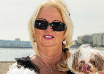 Monique Hansler in tranen na keiharde woorden van Angela de Jong