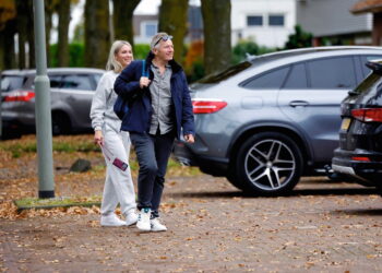Hélène Hendriks onder druk: 67-jarige vriend Frans wil haar vaker thuis