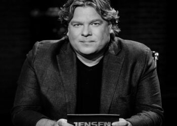 Robert Jensen (52) overlijdt plots aan hartstilstand: mediawereld in shock
