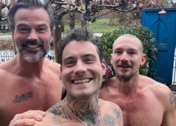 Arie Boomsma en Douwe Bob zijn samen naakt het nieuwe jaar ingegaan