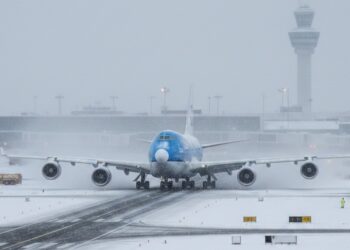 Hevige sneeuwval overschrijdt verwachtingen: Schiphol treft al maatregelen