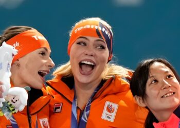 Koning Willem-Alexander verbaasd door prestaties Jutta Leerdam en Femke Kok