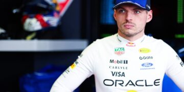 Verstappen woest om nieuwe F1-regels na chaos in Melbourne