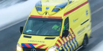 Schokkend incident op schoolplein: kind uit groep 4 vecht voor zijn leven