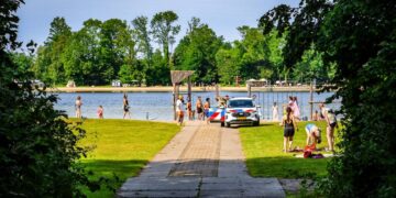 Minderjarige jongen overleden, werd uit het water gehaald bij Maarsseveense Plassen