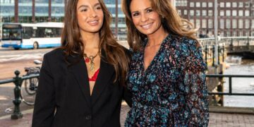 BREAKING: Leontine Ruiters & Jada Borsato met spoed opgenomen in ziekenhuis op Ibiza