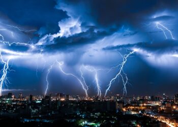 Bizar: heel Nederland krijgt te maken met noodweer en hier gaat het straks keihard los