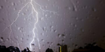 Bizar: heel Nederland krijgt te maken met noodweer en hier gaat het straks keihard los