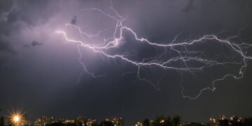 Bizar: heel Nederland krijgt te maken met noodweer en hier gaat het straks keihard los