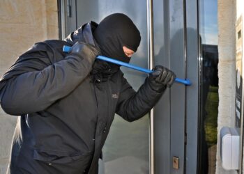 Zonder het te weten maken miljoenen Nederlanders het inbrekers elke dag een stuk makkelijker