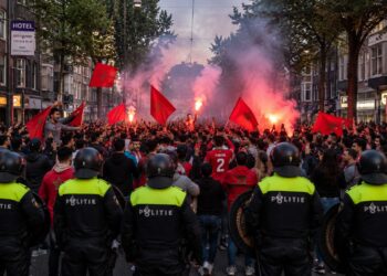 Schokkende escalatie in de Schilderswijk: agenten beschoten tijdens Marrokaanse rellen