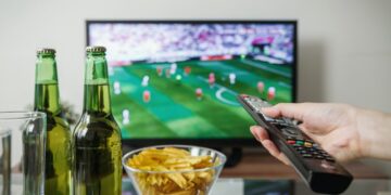 Nieuw onderzoek onthult wat sport kijken met je doet en de conclusie verrast zelfs de experts