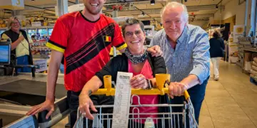 Sherley krijgt één minuut gratis winkelen bij Jumbo en doet iets wat niemand zag aankomen