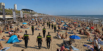 Het is wéér helemaal mis in Zandvoort: noodverordening na nieuwe rellen door jongeren