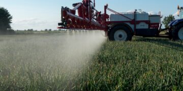 Steeds meer zorgen over landbouwgif in de buurt van kwetsbare plekken
