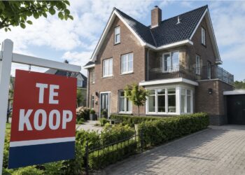 Een huis kopen? Dit bedrag moet je tegenwoordig écht achter de hand hebben