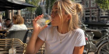 Bij extreme hitte grijpen veel mensen naar water… maar dat is niet altijd de beste keuze