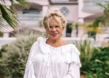 ‘Kreeg op mijn lazer met naaldhakken’: B&B Vol Liefde-Marian doet hartverscheurende bekentenis