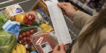 Zoveel geld verdwijnt er maandelijks aan boodschappen en veel gezinnen zullen schrikken