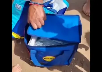 Lidl-tassen vol cash gevonden op strand: waarde loopt op tot 700.000 euro