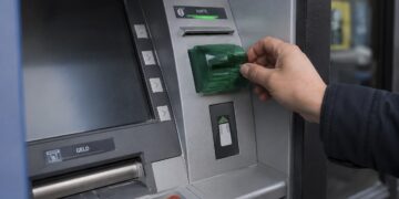 Nieuwe waarschuwing rond betaalautomaten: deze truc is bijna niet te zien