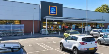 Vrouw overlijdt in Aldi-supermarkt voor ogen van geschokte klanten