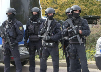 Grote klopjacht in Duitsland: deze man eist reeks aanslagen op stroomnet op en de politie is in paniek