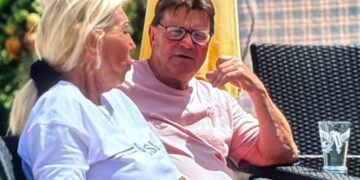 Reünie B&B Vol Liefde onthult eindelijk wat er tussen Caroline en Arie gebeurde en dit had niemand verwacht
