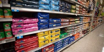 Koop jij dierenvoer in de supermarkt? Dan wil je dit waarschijnlijk eerst weten