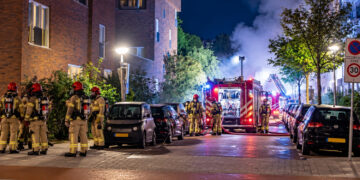 Grote brand in parkeergarage: bewoners van zeker 55 woningen geëvacueerd