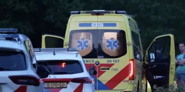 Hulpdiensten rukken massaal uit na heftige val van jongetje van drie hoog