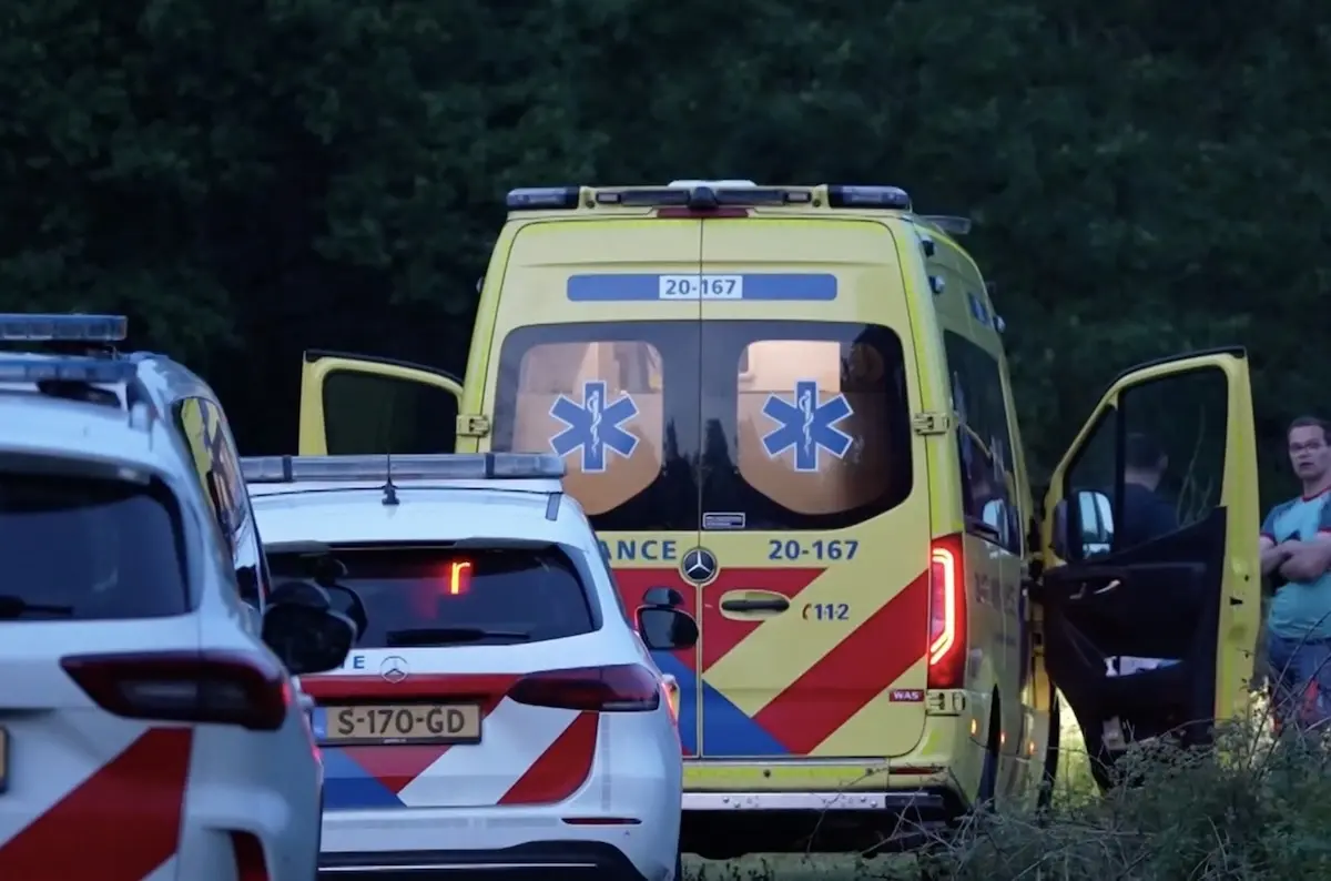 Hulpdiensten rukken massaal uit na heftige val van jongetje van drie hoog
