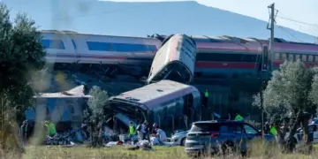 Zwaarste treinramp in jaren: tientallen doden bij botsing van hogesnelheidstrein in Spanje